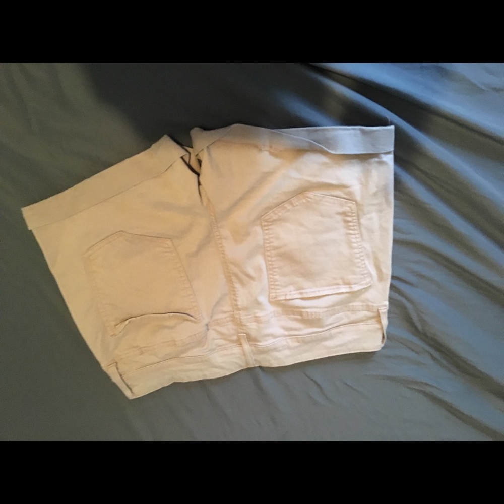 Size 17 SO Dusty pink shorts.